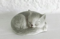 Petit chat vintage gris dormant 6