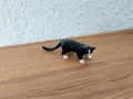 Miniature chat noir avec pattes blanches II