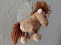 Porte-clé poney en peluche brun 