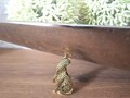 Broche chat stylisé couleur or