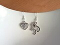 Boucles d'oreilles chat et coeur couleur argent