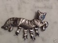 Broche JJ Jonette "Chatte avec 4 chatons"