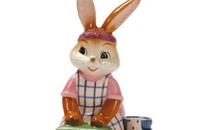 Lapin qui nettoie de GOEBEL