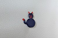 Petite broche émaillée chat bleu