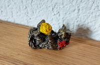 Petit chat bronze Franklin Mint avec pelote jaune 17