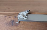 Miniature chat à placer sur un bord