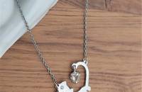 Collier Chat avec coeur en cristal