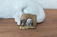 Broche JJ Jonette Chat devant trou de souris