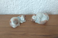 Deux petits chats avec noeud bleu