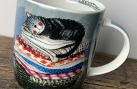 Alex Clark Tasse Chat dans panier à linge