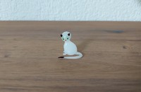 Petit chat en verre blanc
