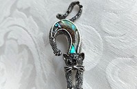 Jolie broche chat couleur écaille
