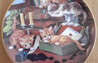 Assiette de collection chats Sur le secrétaire