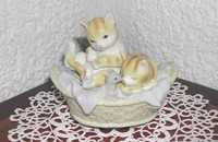 Boîte à musique "2 chats dans panier"