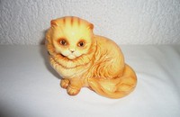 Goebel chat roux angora assis