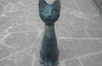 Chat en bois gris
